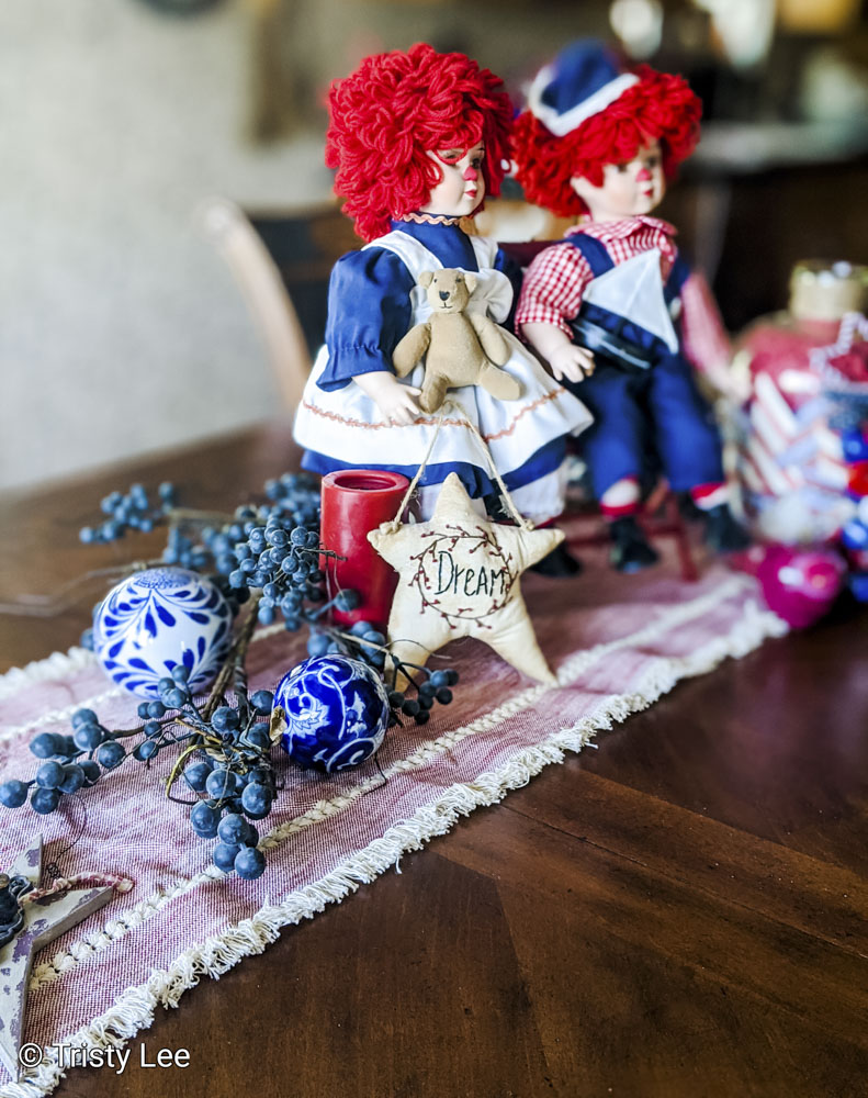 Raggedy Anne and Andy Tablescape